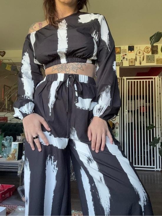 SHEIN Tops - BLACK AND WHITE ASYMMETRICAL TOP AND WIDE LEG BOTTOM